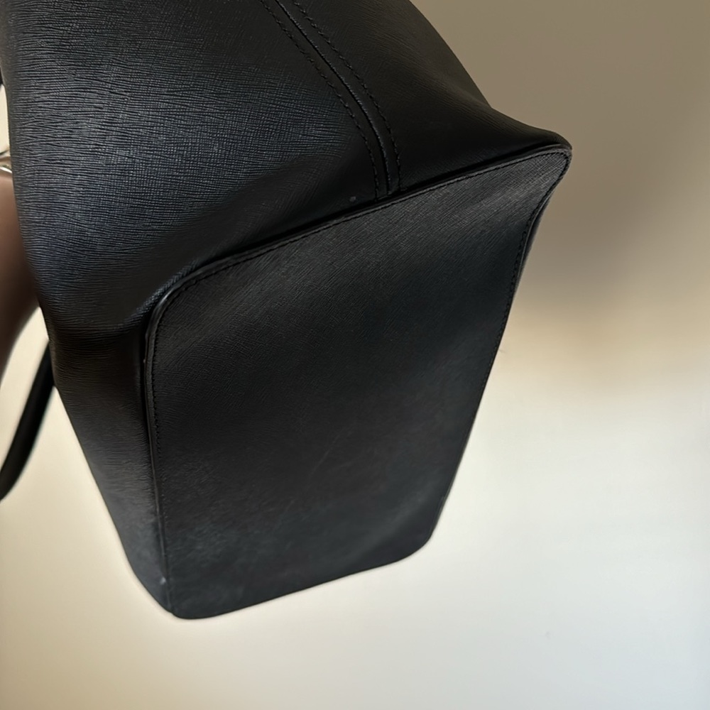 MICHAEL KORS XL Jetset Saffiano Leather Tote in Black - Picture 10 of 10
